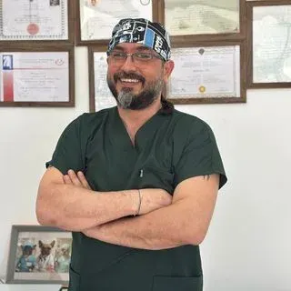 Dr. Dt. Mehmet Atıl — İstanbul. Portre fotoğrafı.