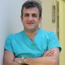 Prof. Dr. Basri Amasyalı — Kardiyoloji, Ankara. Portre fotoğrafı.