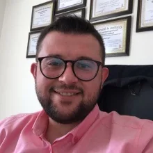 Psk. Yağız Özdemir — Psikoloji. Portre fotoğrafı.