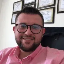 Psk. Yağız Özdemir — Psikoloji. Portre fotoğrafı.