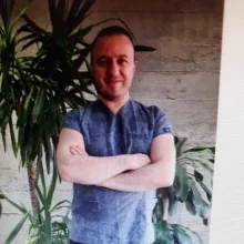 Dt. Alper Ekinci — Diş Hekimi, Konya. Portre fotoğrafı.