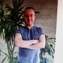 Dt. Alper Ekinci — Diş Hekimi, Konya. Portre fotoğrafı.