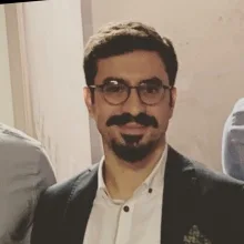 Uzm. Dt. Mert Özalpay — İstanbul. Portre fotoğrafı.