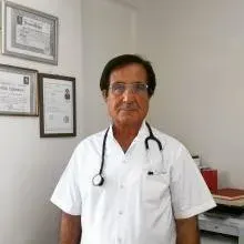 Uzm. Dr. Osman Şahin — Nöroloji, İzmir. Portre fotoğrafı.