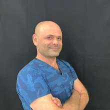 Dt. Mustafa Alim — Diş Hekimi, Iğdır. Portre fotoğrafı.