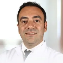Uzm. Dr. Samir Allahverdiyev — Kardiyoloji, İstanbul. Portre fotoğrafı.