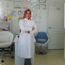 Dt. Neslihan Bingöl Yalçın — Diş Hekimi, İstanbul. Portre fotoğrafı.
