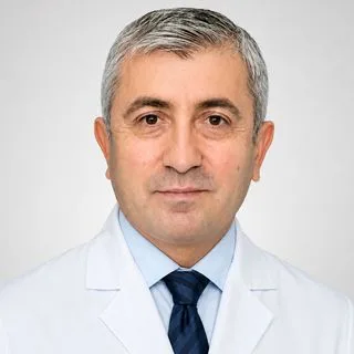 Prof. Dr. Ferhat Güler — Ortopedi Ve Travmatoloji, Antalya. Portre fotoğrafı.