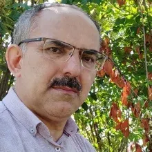 Prof. Dr. Şakir Özen — Psikiyatri, Antalya. Portre fotoğrafı.