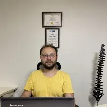 Fzt. Talha Katırcı — Fizyoterapi Ve Rehabilitasyon, İstanbul. Portre fotoğrafı.