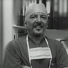 Dr. Öğr. Üyesi Bilgehan Bilge — Beyin Ve Sinir Cerrahisi, İstanbul. Portre fotoğrafı.