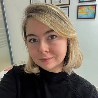 Dt. Gizem Kocaman — Diş Hekimi, İstanbul. Portre fotoğrafı.