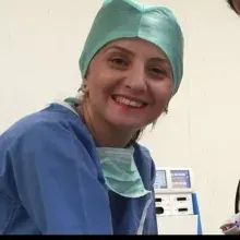 Op. Dr. Şule Aydın — Kadın Hastalıkları Ve Doğum, İzmir. Portre fotoğrafı.