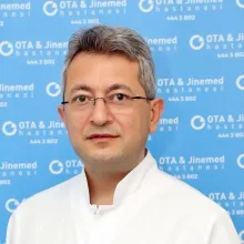 Prof. Dr. Mehmet Güngör Kaya — Kardiyoloji, İstanbul. Portre fotoğrafı.