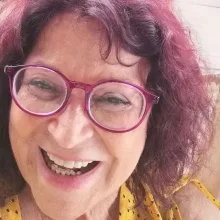 Dr. Adile Ruşen Ildiz — Diş Hekimi, Bursa. Portre fotoğrafı.