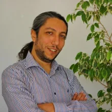 Uzm. Dr. Suat Can — Psikiyatri, Muratpaşa, Antalya. Portre fotoğrafı.