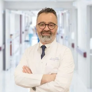 Op. Dr. Faruk Abaş — Beyin Ve Sinir Cerrahisi, Osmangazi, Bursa. Portre fotoğrafı.