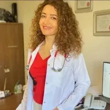 Doç. Dr. Derya Karpuz. Portre fotoğrafı.