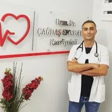 Uzm. Dr. Çağdaş Emre Ayas — Kardiyoloji, Balıkesir. Portre fotoğrafı.