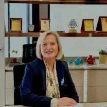 Prof. Dr. Fatma Deniz Evcik — Ankara. Portre fotoğrafı.