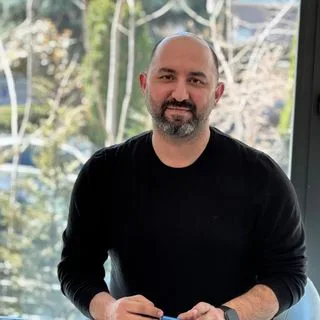 Doç. Dr. İbrahim Gündoğmuş — Psikiyatri, Ankara. Portre fotoğrafı.