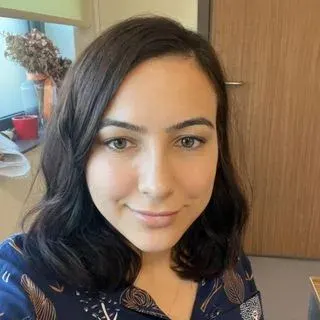 Uzm. Dr. Duygu Kılıçaslan — Psikiyatri, İstanbul. Portre fotoğrafı.