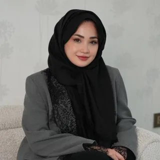 Psk. Zeynep Cansu Samsama — Psikoloji, İstanbul. Portre fotoğrafı.