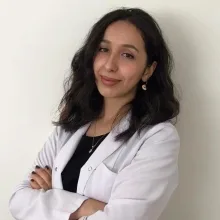 Dyt. İrem Tonbuloğlu — Diyetisyen, Kocaeli. Portre fotoğrafı.