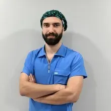 Dr. Nazif Kargın — Sertifikalı Medikal Estetik, Darıca, Kocaeli. Portre fotoğrafı.