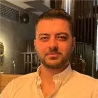 Psk. Kerim Can Özakel — Psikoloji, Mersin. Portre fotoğrafı.