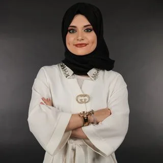 Kl. Psk. Sine Afra Sadak — Psikoloji. Portre fotoğrafı.