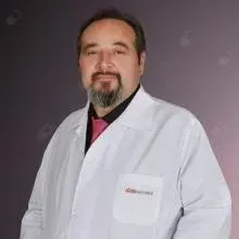 Op. Dr. Yılmaz Timuçin — Genel Cerrahi, Kuşadası, Aydın. Portre fotoğrafı.