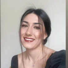 Psk. Betül Demir — Psikoloji, İstanbul. Portre fotoğrafı.
