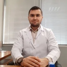 Op. Dr. Hünkar Çağdaş Bayrak — Ortopedi Ve Travmatoloji, Tepebaşı, Eskişehir. Portre fotoğrafı.