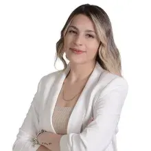 Dyt. Elif Berfe Akdeniz — Diyetisyen, Bursa. Portre fotoğrafı.