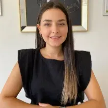 Dyt. Ezgi Ecem Kaya — Diyetisyen, Balıkesir. Portre fotoğrafı.