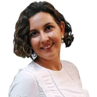 Psk. Ezgi Denizel Güven — Psikoloji, İzmir. Portre fotoğrafı.