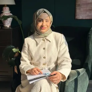 Psk. Rana Özkeleş Demircan — Psikoloji, İstanbul. Portre fotoğrafı.