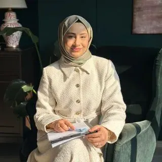 Psk. Rana Özkeleş Demircan — Psikoloji, İstanbul. Portre fotoğrafı.