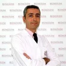Uzm. Dr. Kenan Karaca — Kadın Hastalıkları Ve Doğum, Maltepe, İstanbul. Portre fotoğrafı.