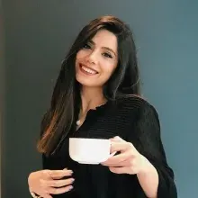 Uzm. Dyt. Büşra Sabur — Diyetisyen. Portre fotoğrafı.