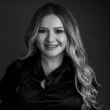 Psk. Dan. Zeynep Anaforoğlu — İstanbul. Portre fotoğrafı.