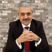 Prof. Dr. Zeki Gökçil — Nöroloji, Ankara. Portre fotoğrafı.