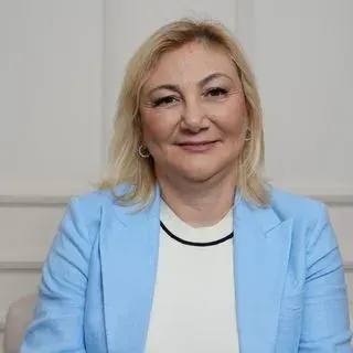 Uzm. Dr. R. Hülya Bingöl Çağlayan — İstanbul. Portre fotoğrafı.