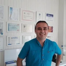 Dt. Zeki Erdoğan — Diş Hekimi, Ankara. Portre fotoğrafı.