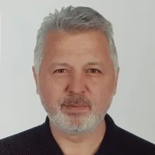 Op. Dr. Altan Cebeci — Perinatoloji, İstanbul. Portre fotoğrafı.