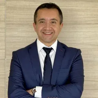 Doç. Dr. İbrahim Kale — Kadın Hastalıkları Ve Doğum, İstanbul. Portre fotoğrafı.