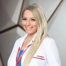 Uzm. Dr. Özge Özden Tok — Kardiyoloji, Bahçelievler, İstanbul. Portre fotoğrafı.