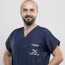 Dr. Dt. Ahmet Emre Gülerik — Antalya. Portre fotoğrafı.