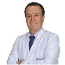 Uzm. Dr. Coşkun Deniz — Dermatoloji, Söke, Aydın. Portre fotoğrafı.